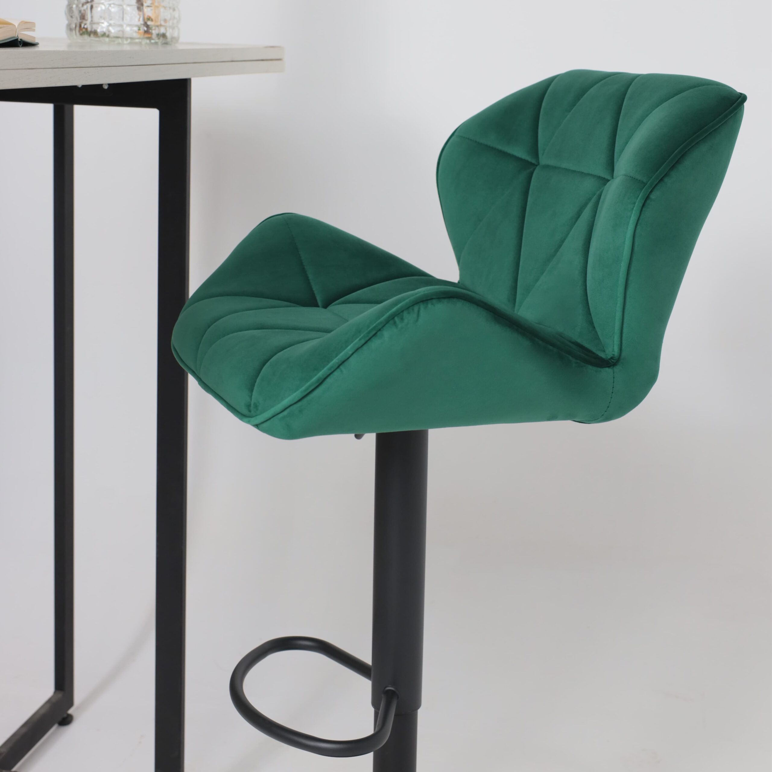 Кресло BERLIN, зеленый велюр HCJ-18/черный