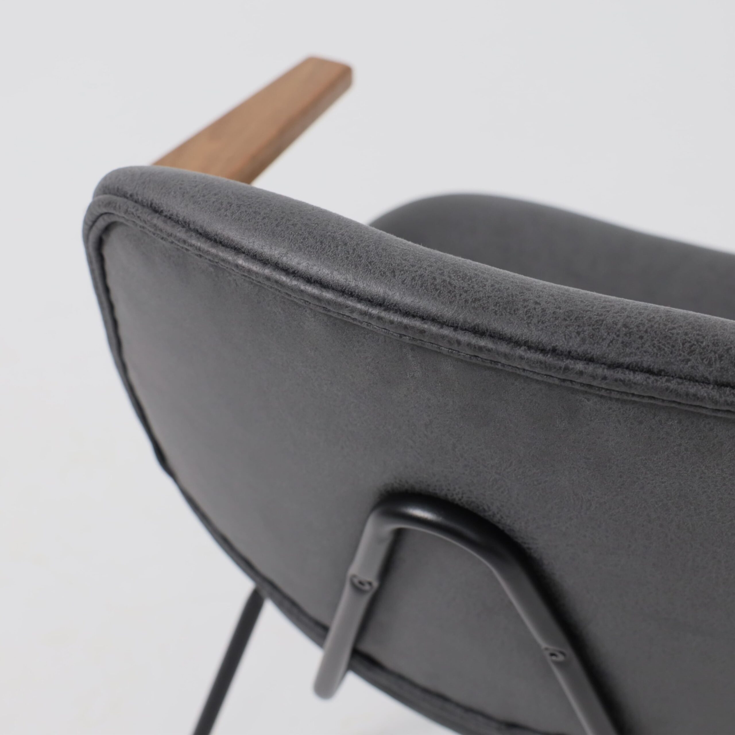 Кресло RUDO, экокожа винтажный черный WATUSI 16/черный