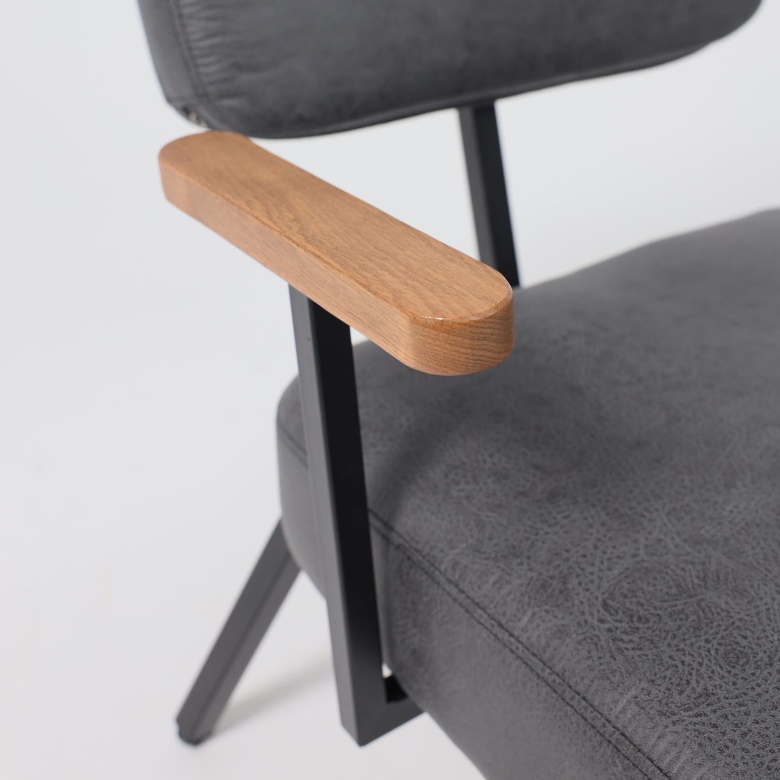 Кресло BOOKER, экокожа винтажный черный WATUSI 16/черный