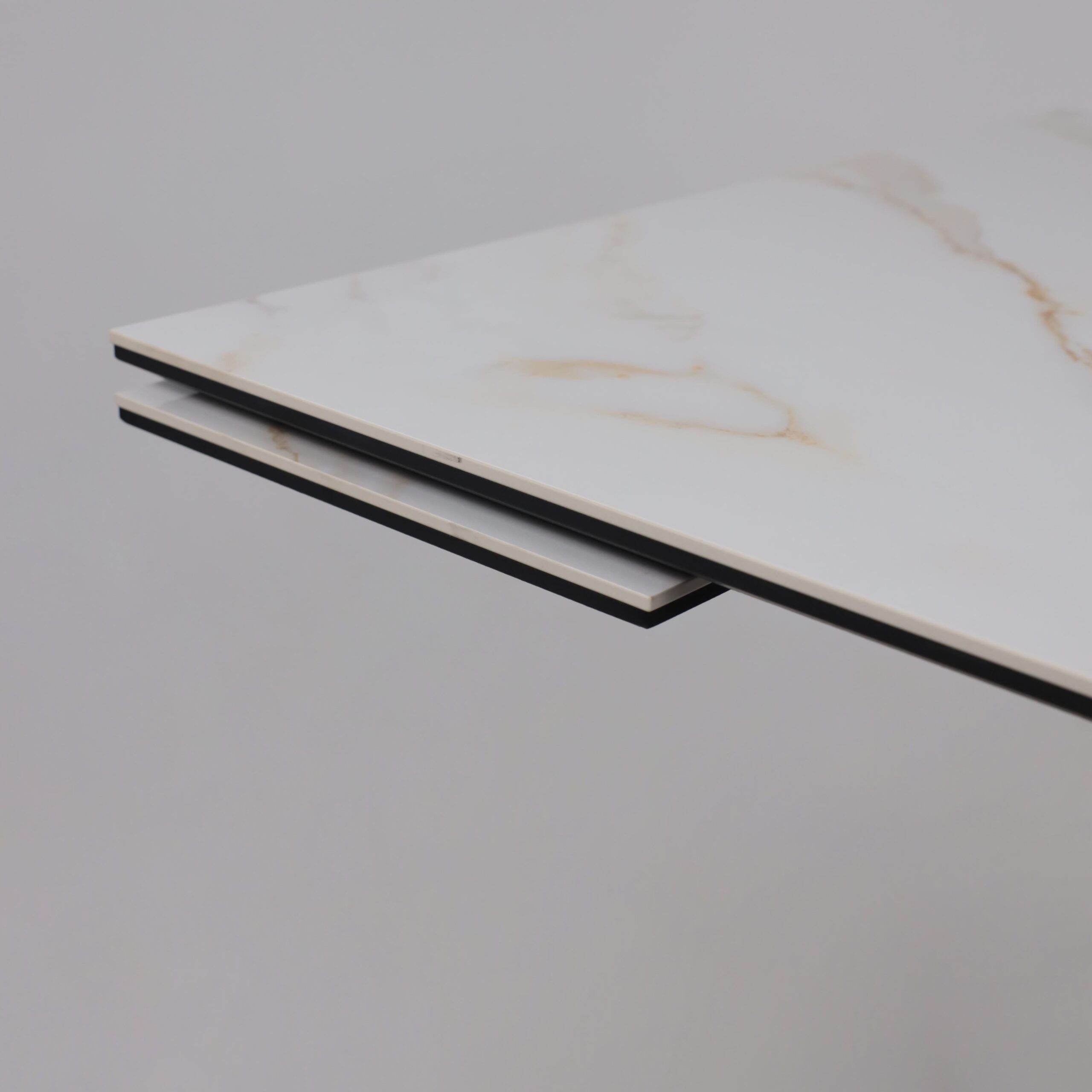 Стол AV 2122, МДФ+керамика, раздвижной 1400 (2000)*850 белый, глянцевый CARLA LARKIN/черный