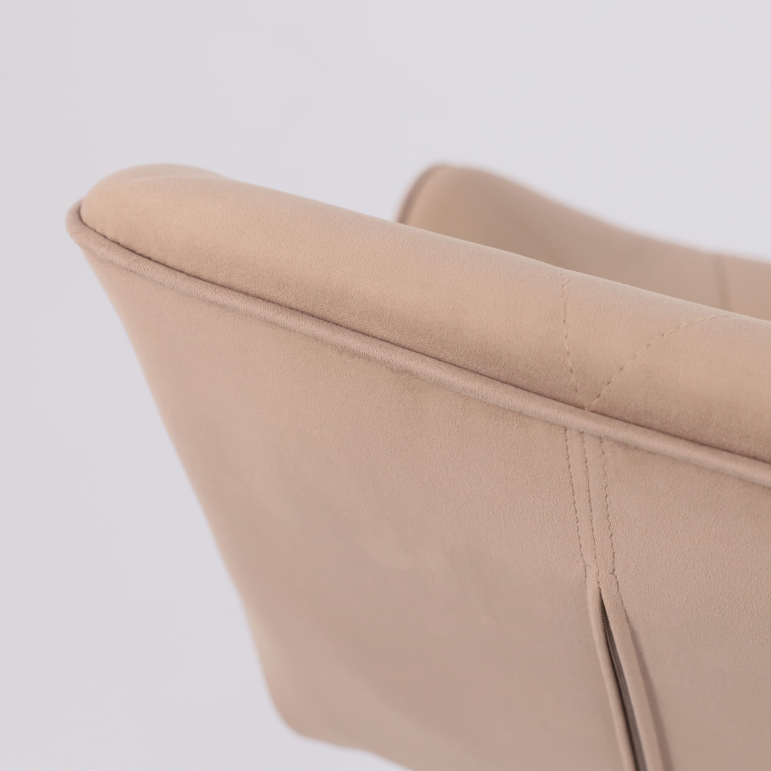 Кресло BERLIN, капучино велюр HCJ-11/черный