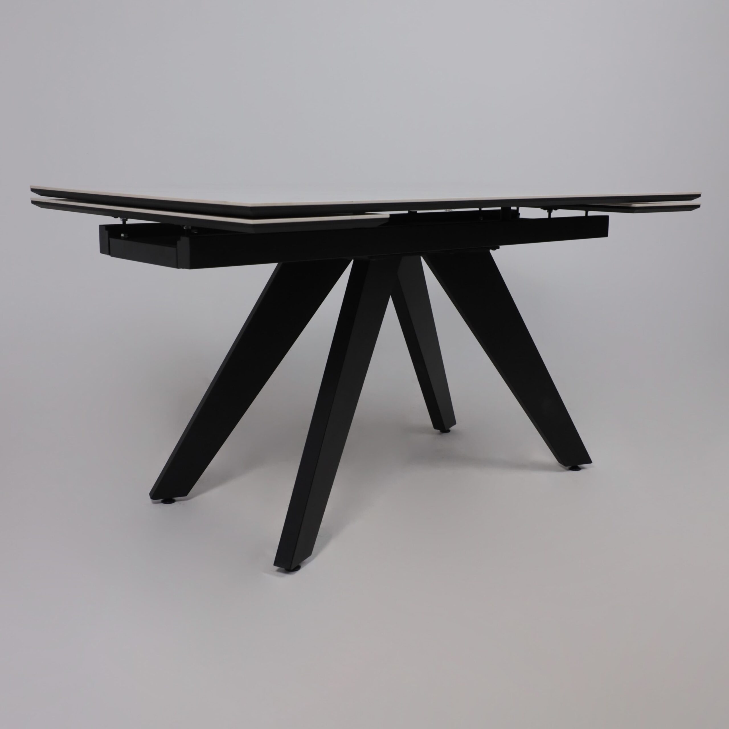 Стол AV 2122, МДФ+керамика, раздвижной 1400 (2000)*850 белый, глянцевый CARLA LARKIN/черный