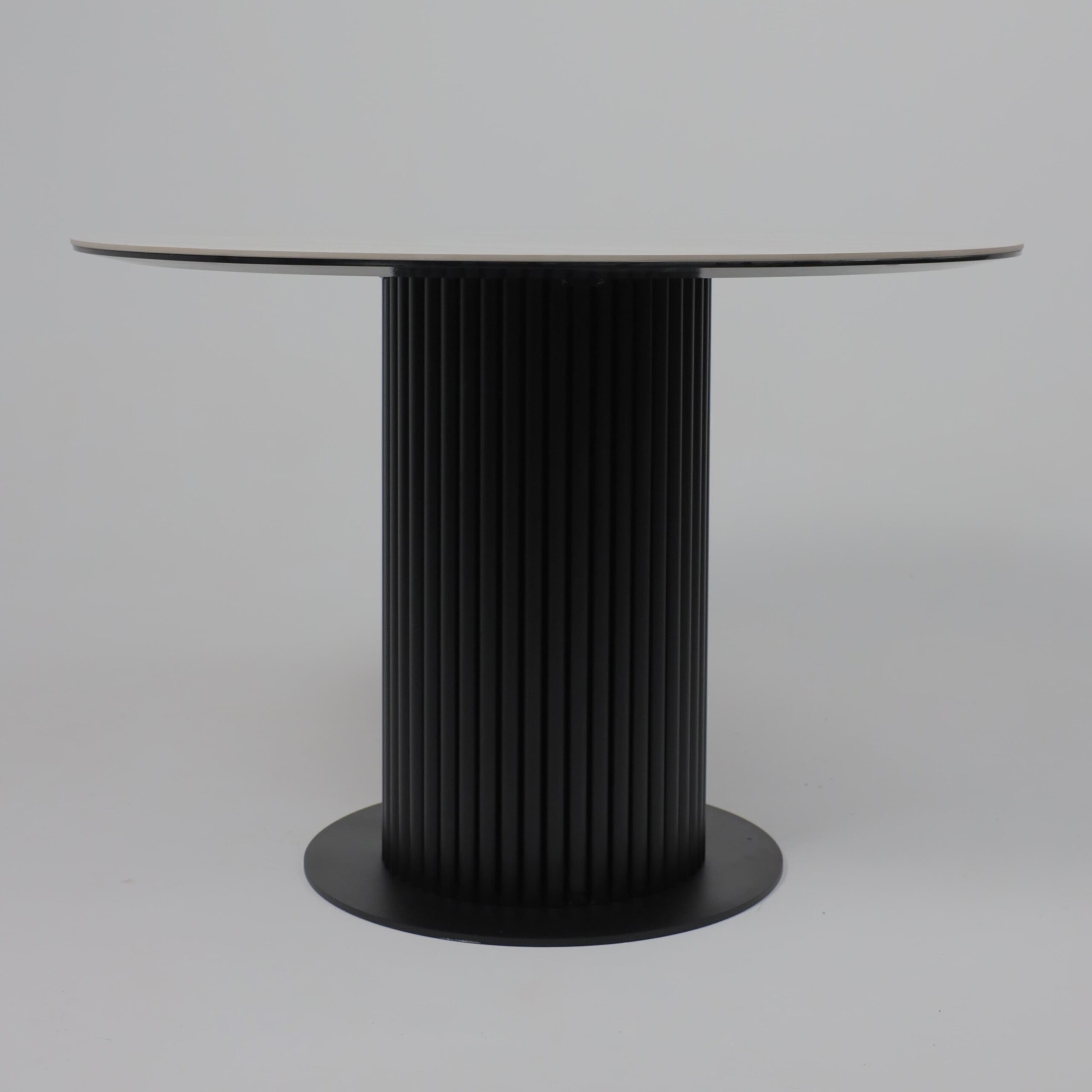 Стол РАУНД,керамика 2 кат. Д 1100, Камень белый Elyt pulido/ Черный матовый