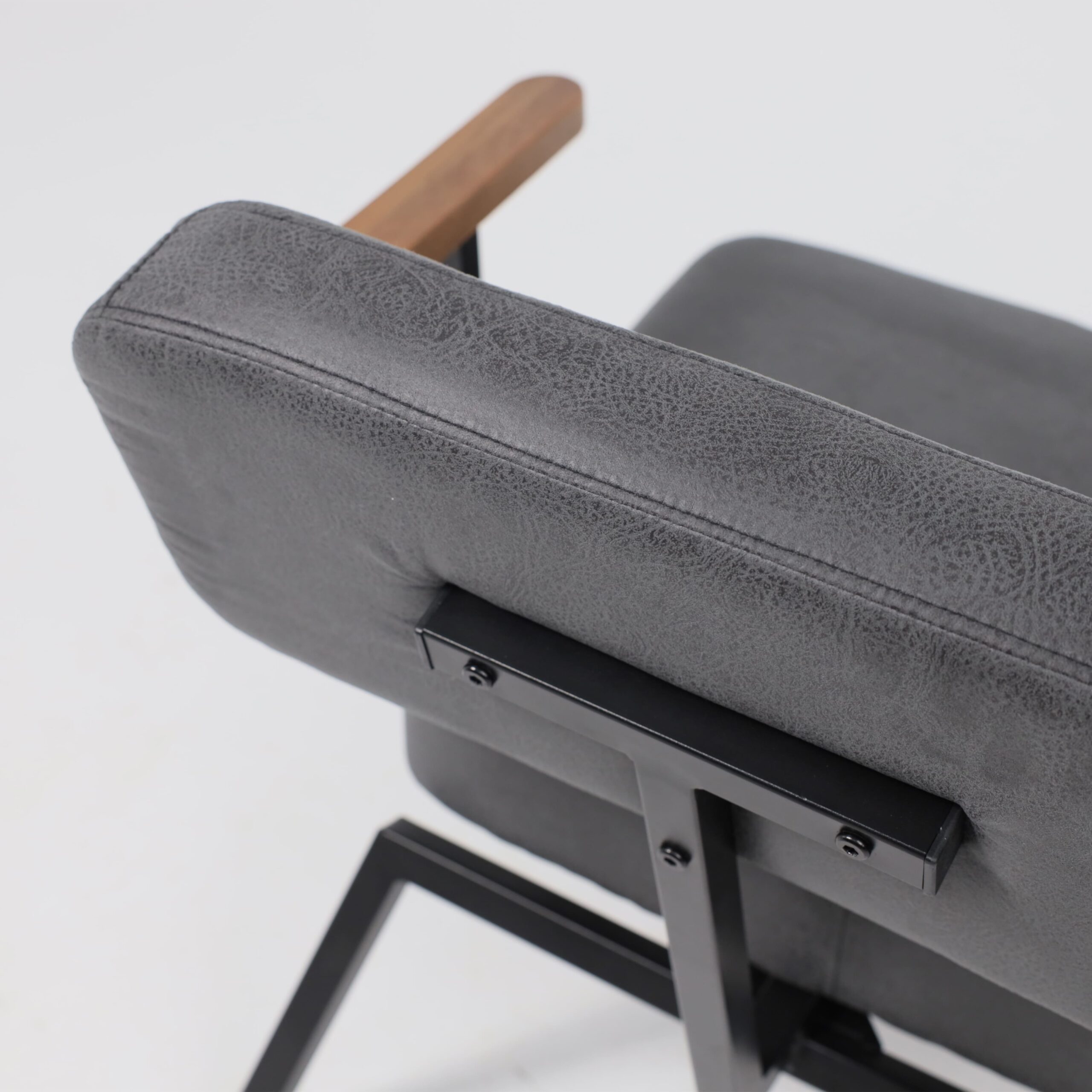 Кресло BOOKER, экокожа винтажный черный WATUSI 16/черный