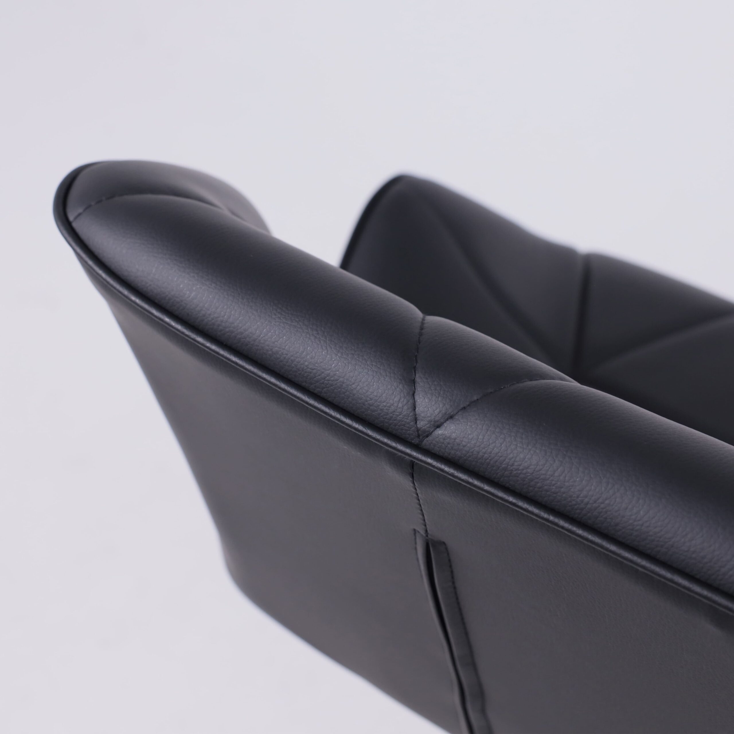 Кресло BERLIN, экокожа, черный/хром