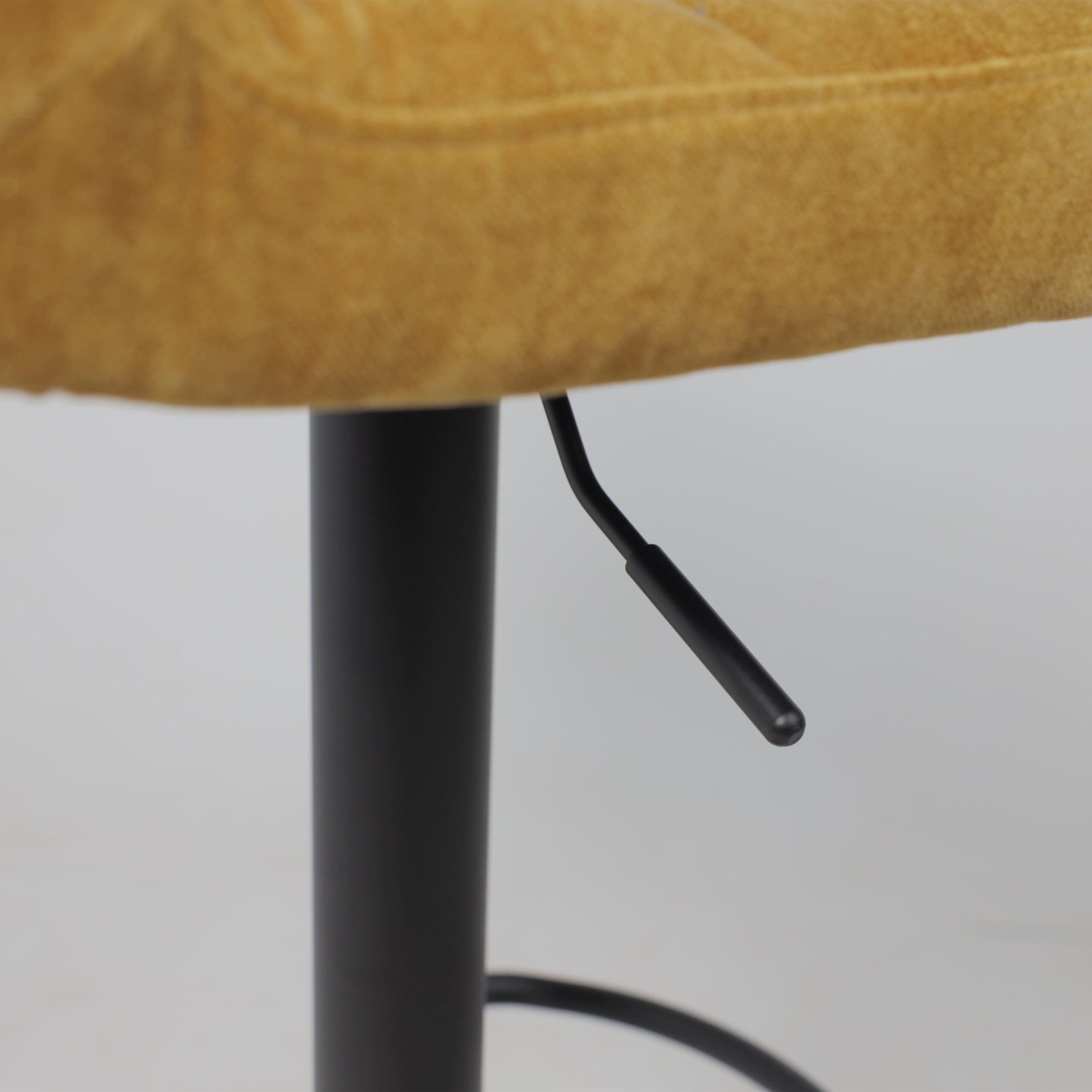 Стул барный LOGOS, горчичный шенилл Ote Canna 273/черный