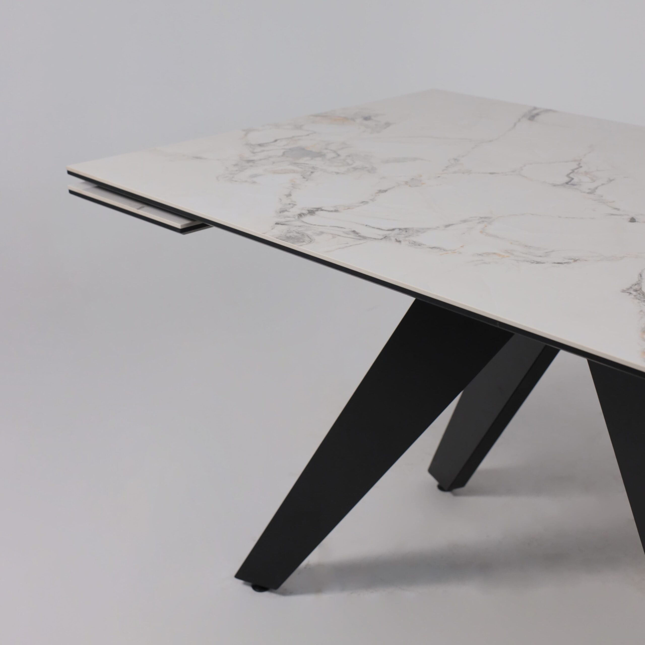 Стол AV 2122, МДФ+керамика, раздвижной 1400 (2000)*850 натуральный, глянцевый GOLD JADE/черный