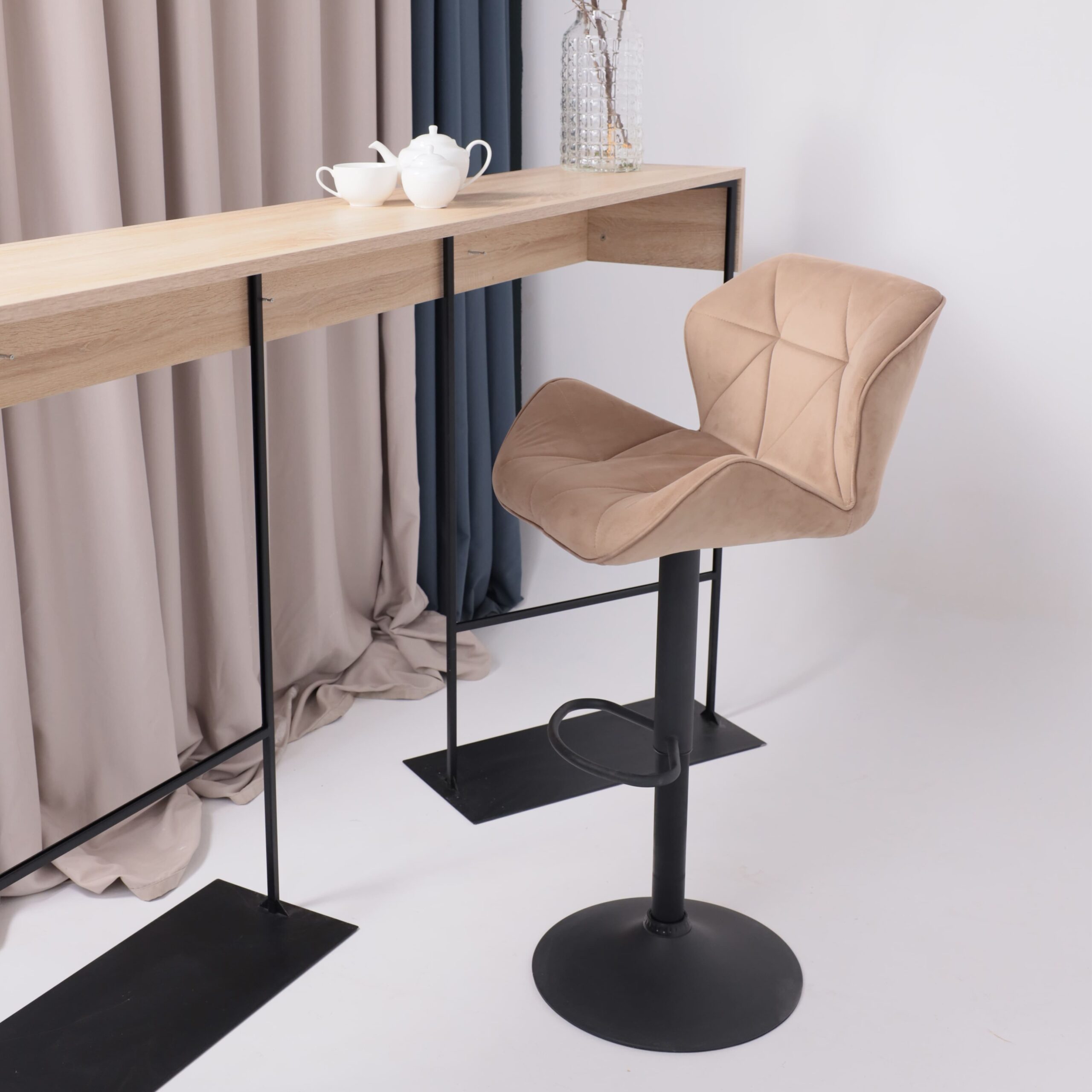 Кресло BERLIN, капучино велюр HCJ-11/черный