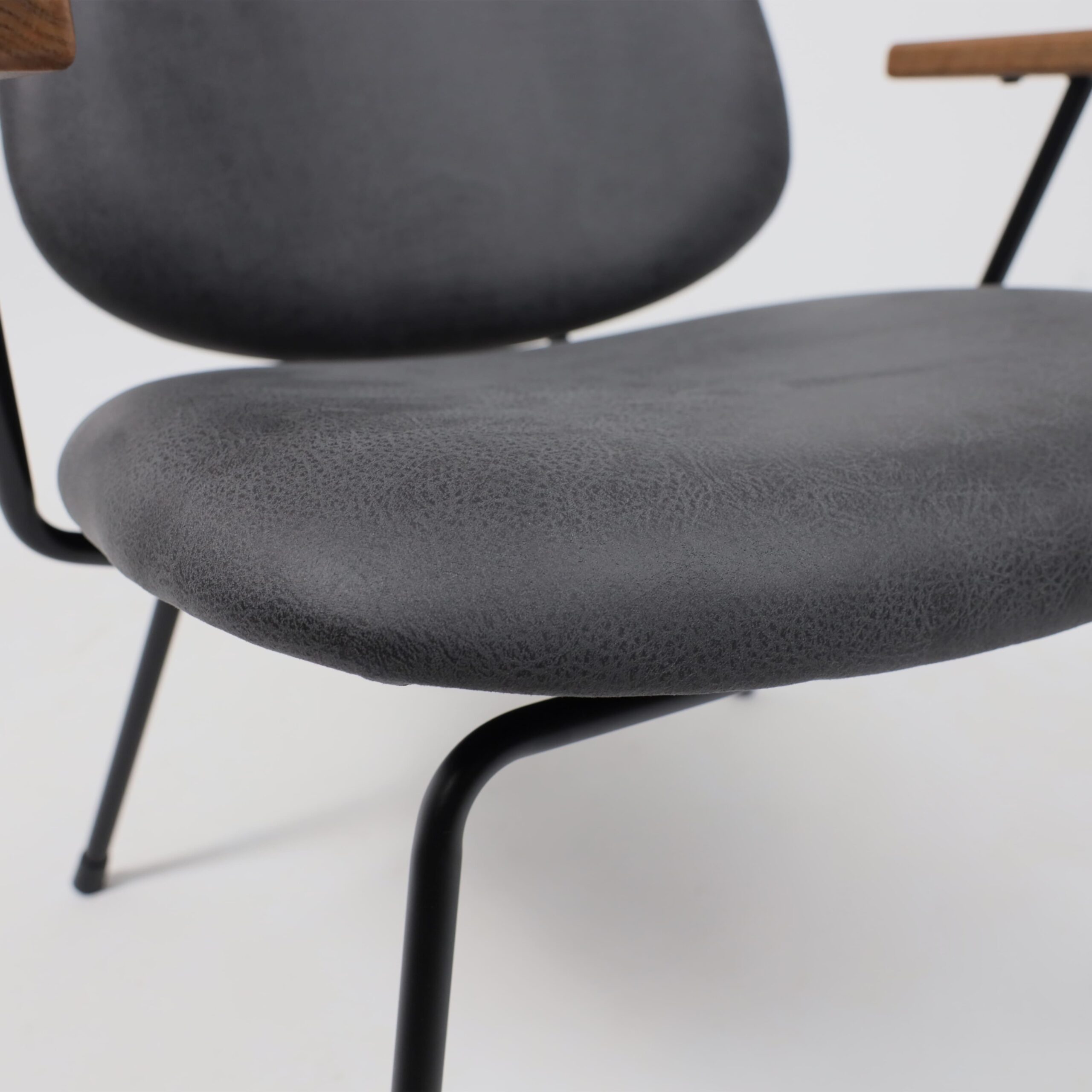 Кресло RUDO, экокожа винтажный черный WATUSI 16/черный