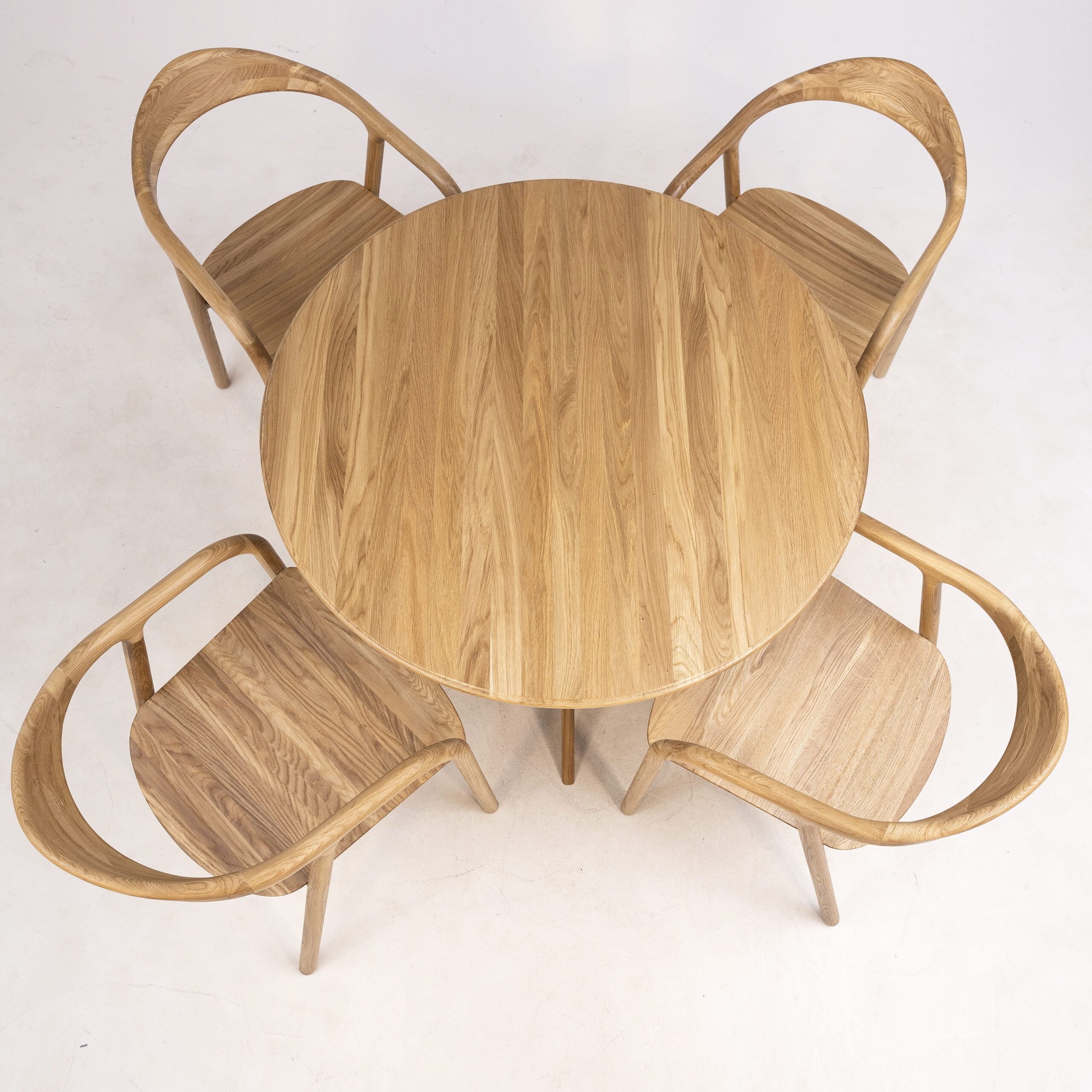 Стол ОЛДЕН, d950*760 (001Д), дуб натуральный/покрытие бесцветное