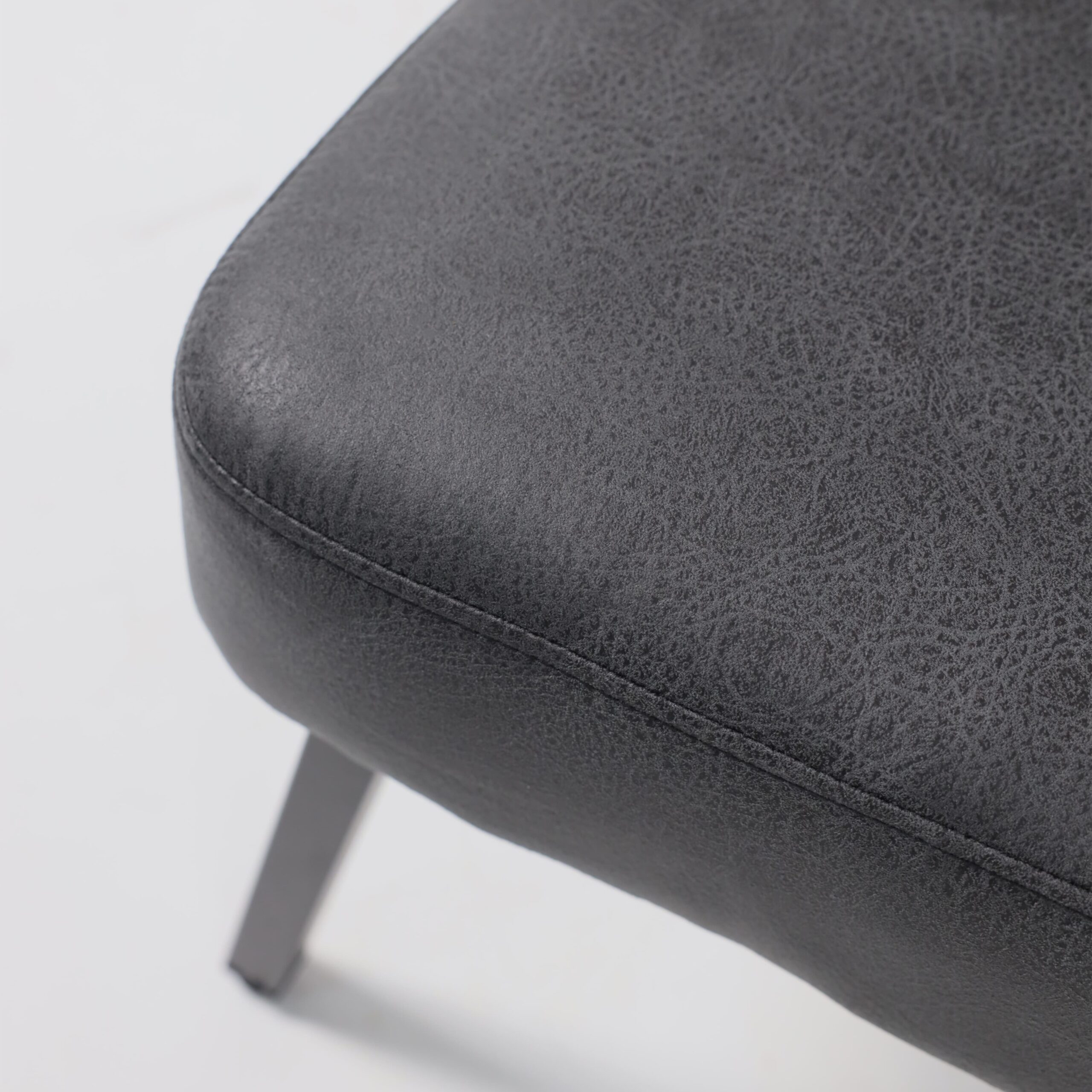 Кресло BOOKER, экокожа винтажный черный WATUSI 16/черный