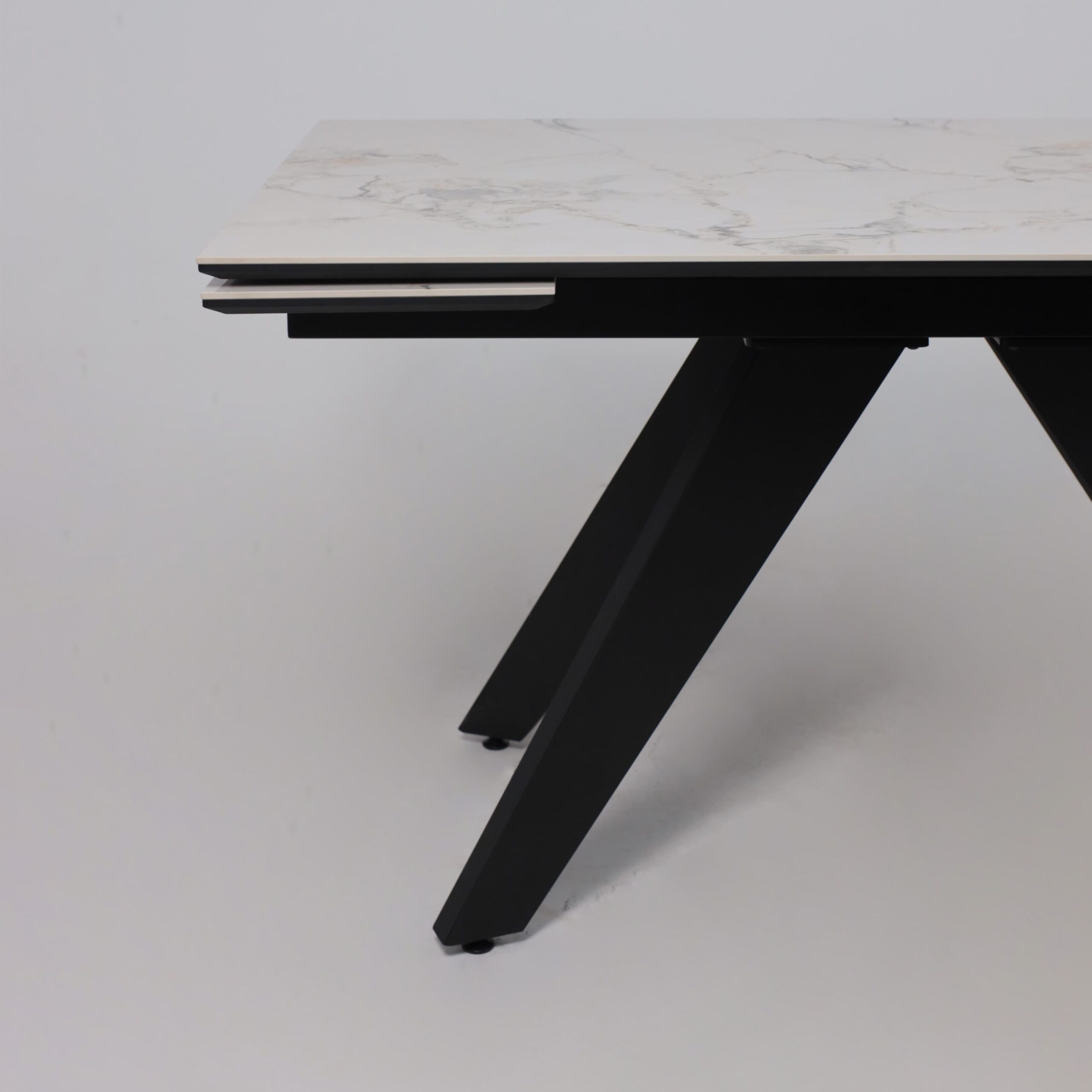 Стол AV 2122, МДФ+керамика, раздвижной 1400 (2000)*850 натуральный, глянцевый GOLD JADE/черный