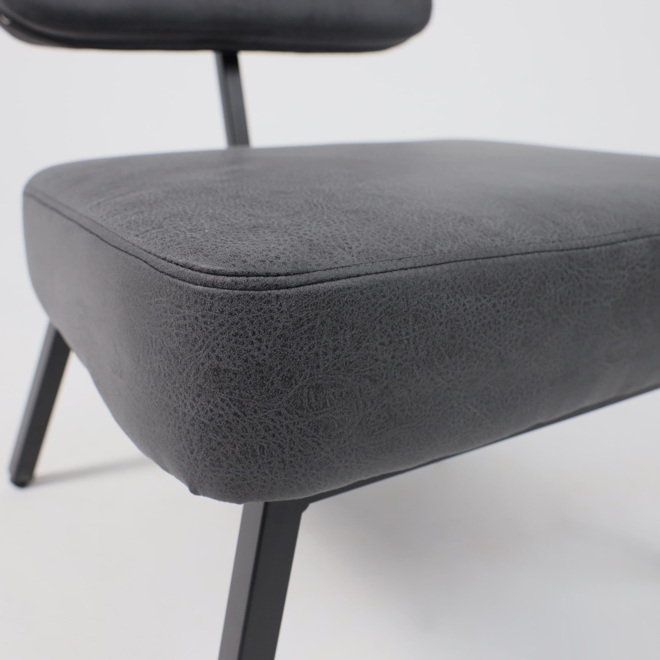 Кресло ASPEN, экокожа винтажный черный WATUSI 16/черный