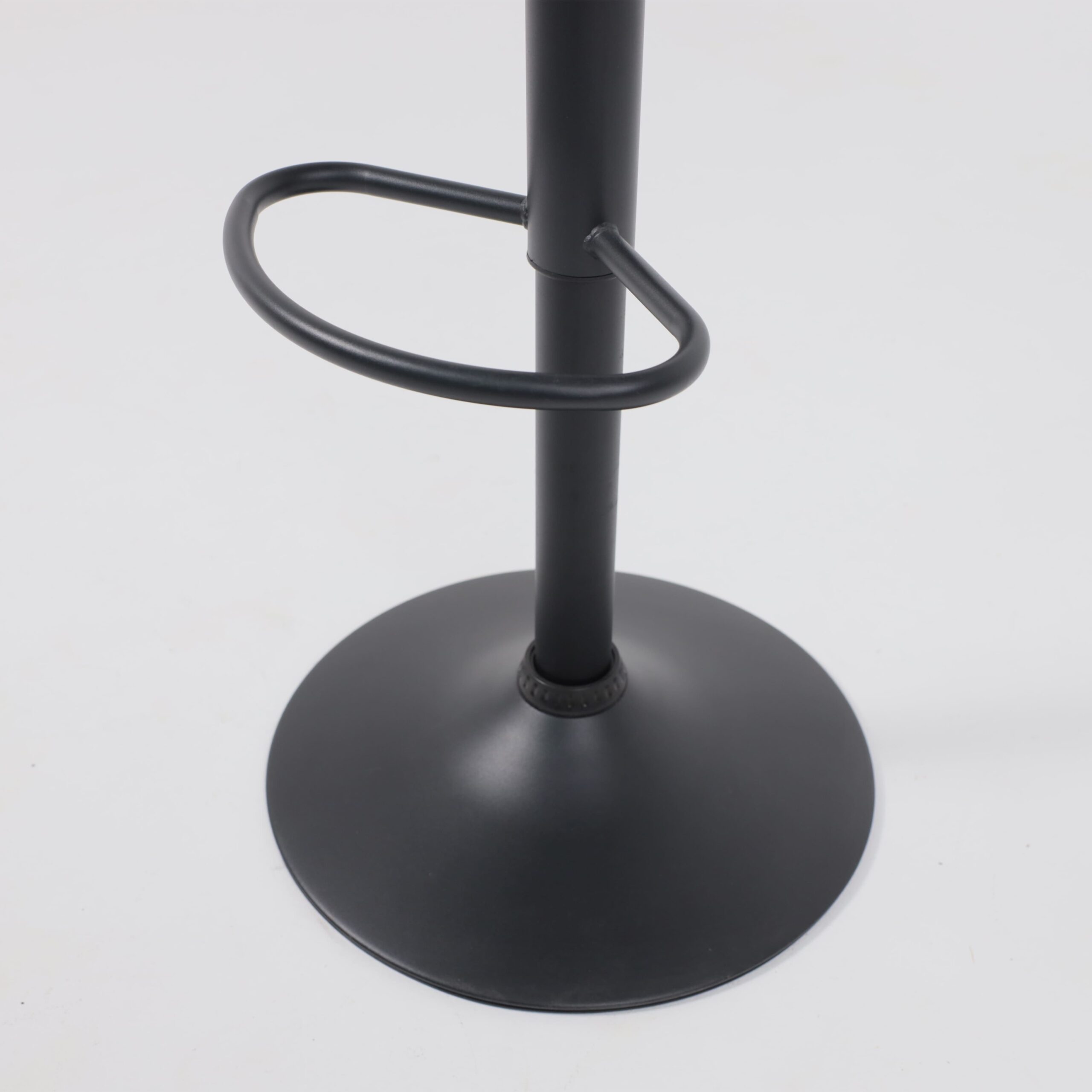 Кресло BERLIN, капучино велюр HCJ-11/черный